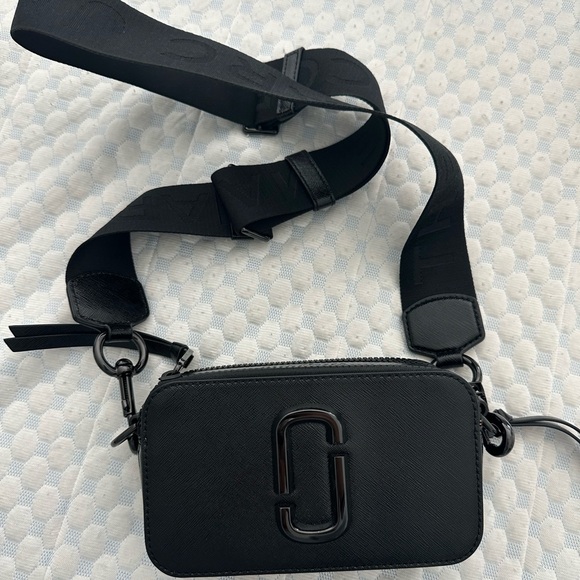 Marc Jacobs all black snapshot bag - Picture 3 of 4